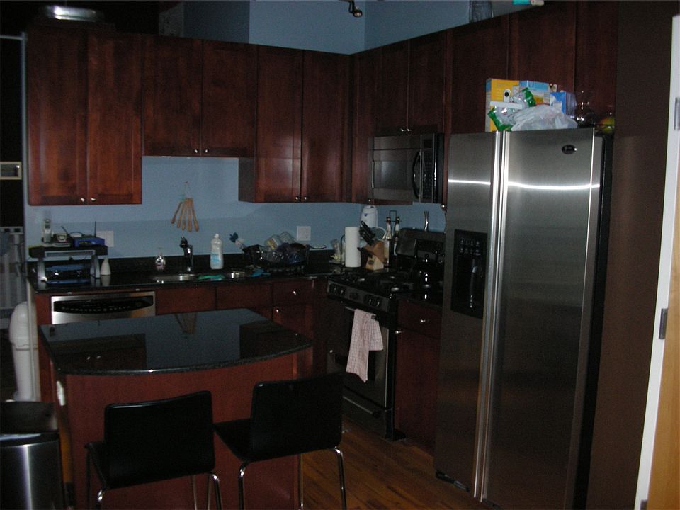 2nd image of 758 N Larrabee St APT 627