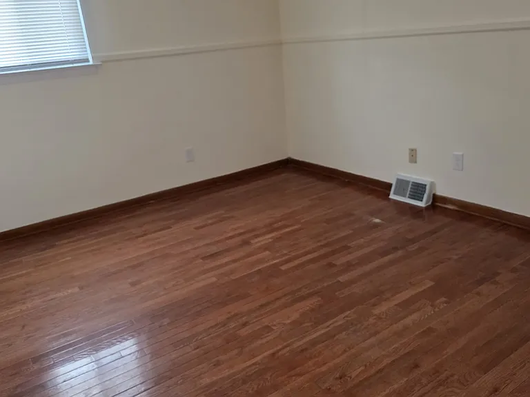 2319 Benson St #2 — Photo 4
