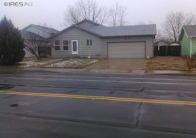 2nd image of 2323 Balsam Ave