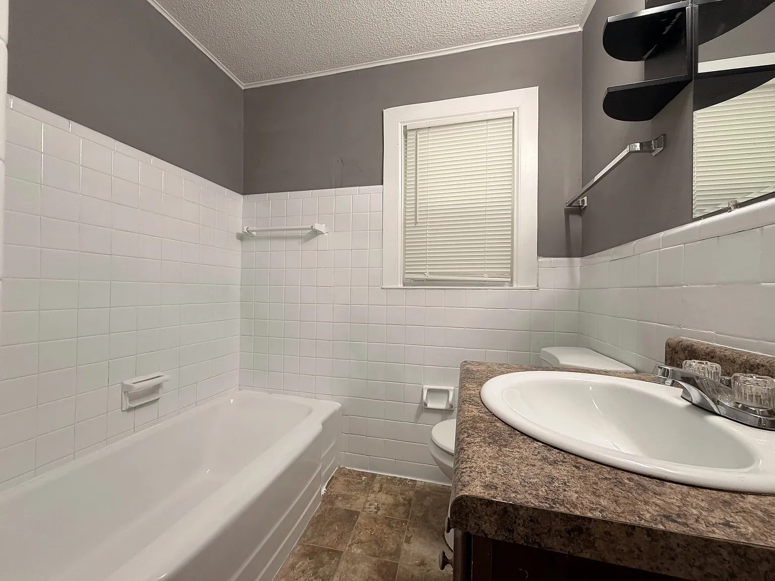 2 bed, 936 sqft, $1,395 — Photo 2