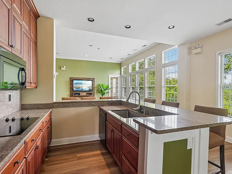 Bright modern kitchen