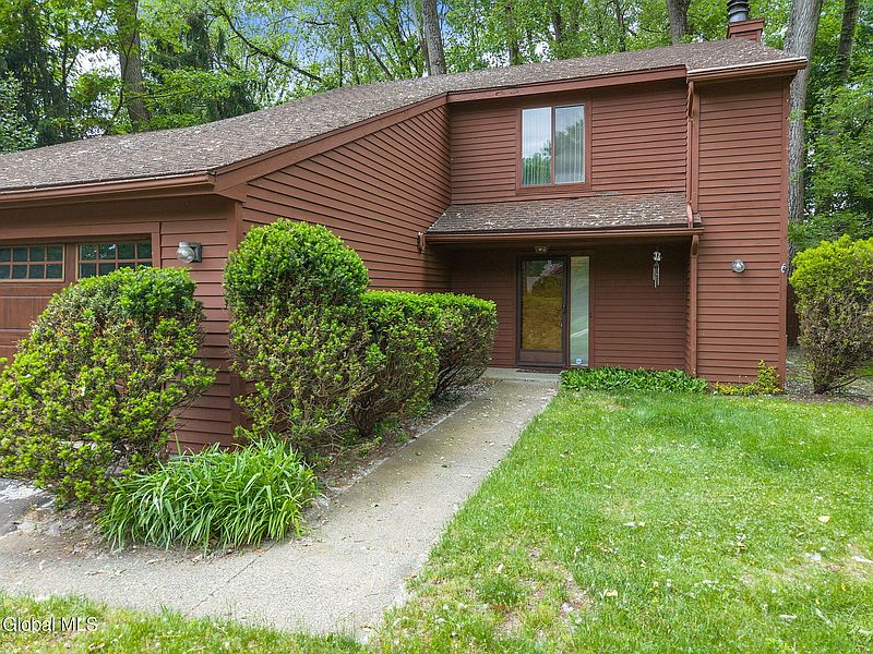 3rd image of 64 Algonquin Road