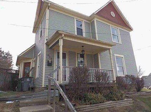 3rd image of 611 S Plum St