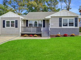 581 Rockne Ave, Massapequa Park, NY 11762