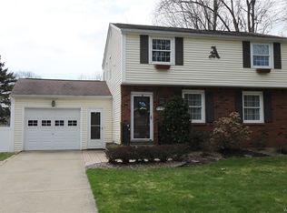 93 October Ln, Amherst, NY 14228