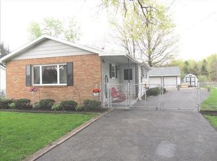 923 Fairfield Ave, Temperance, MI 48182
