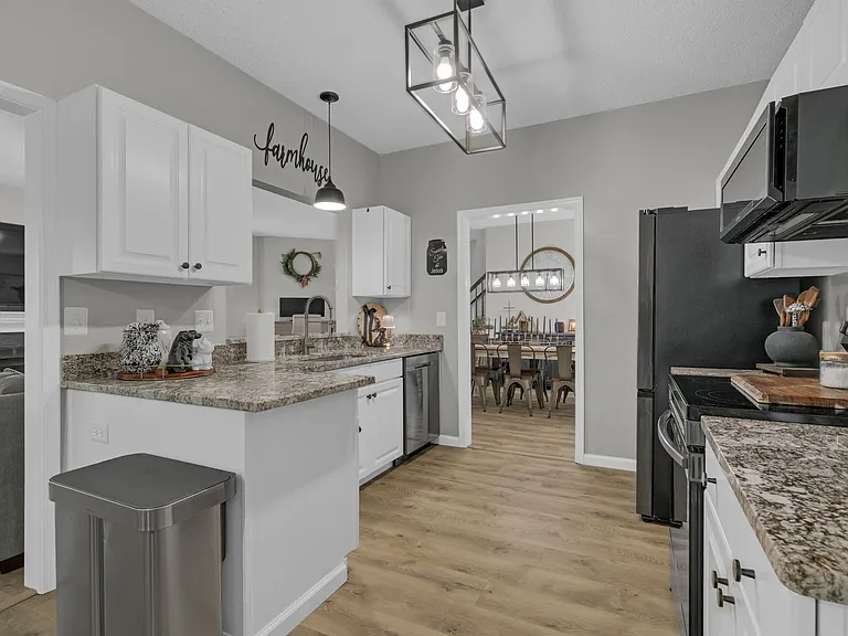 805 Vantage Ct — Photo 11