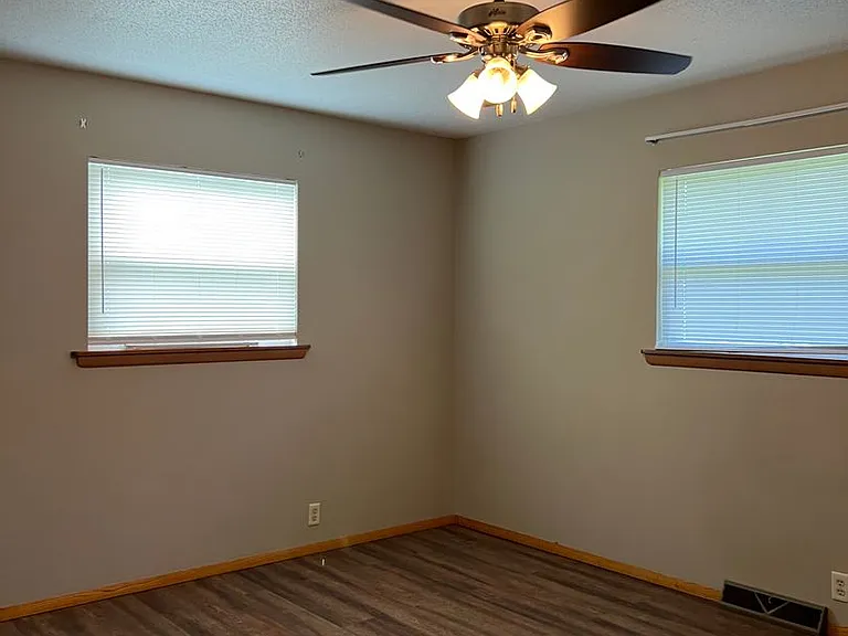 2438 Texas Ave — Photo 6