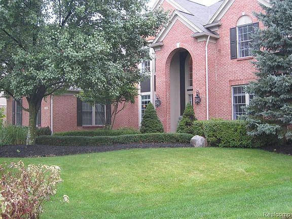 2nd image of 580 Berridge Cir