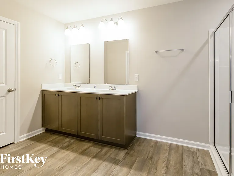 9733 Roseberry St — Photo 9