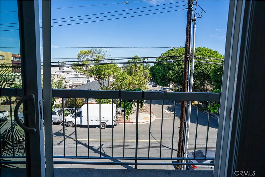 2 bed, 922 sqft, $2,995 — Photo 4