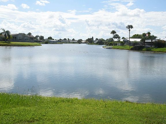 GORGEOUS LAKE VIEW