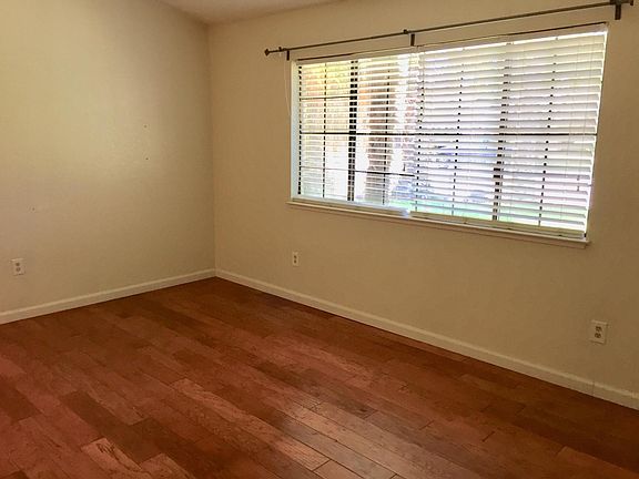 4th image of 2700 Lincoln Blvd