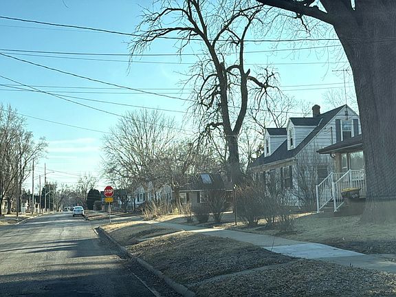 5th image of 2737 Hanson St