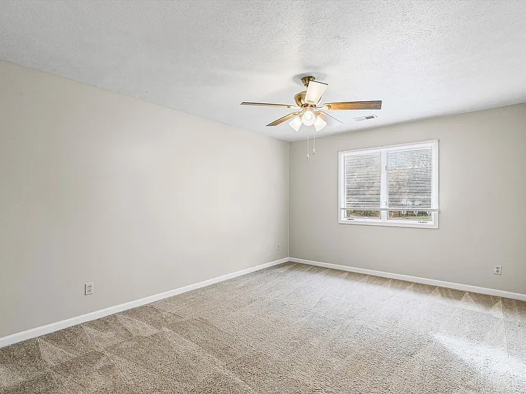 123 S Regency Dr — Photo 24