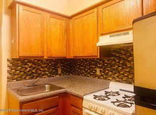 80 Dartmouth Loop, Staten Island, NY 10306