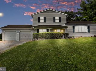 122 Divine Dr, Martinsburg, WV 25403