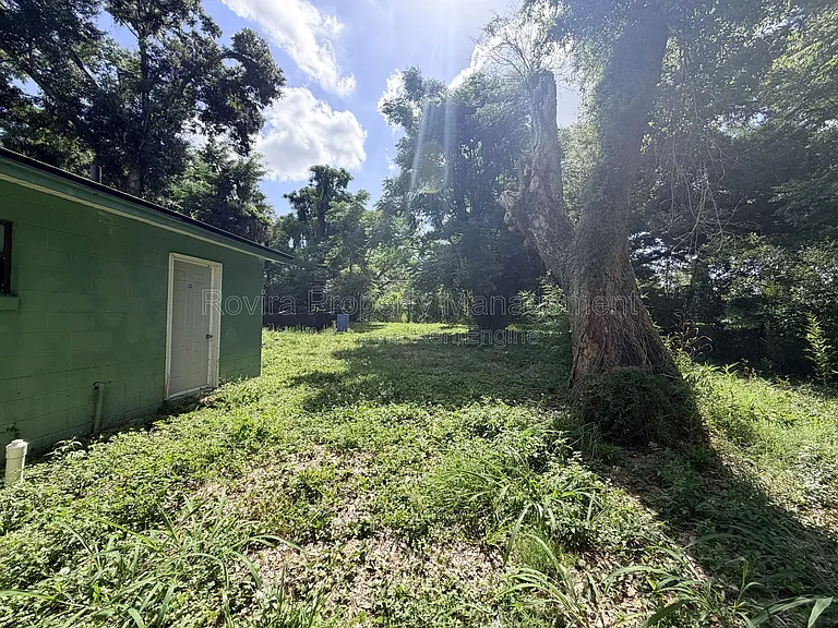 5601 Bryson Dr — Photo 3