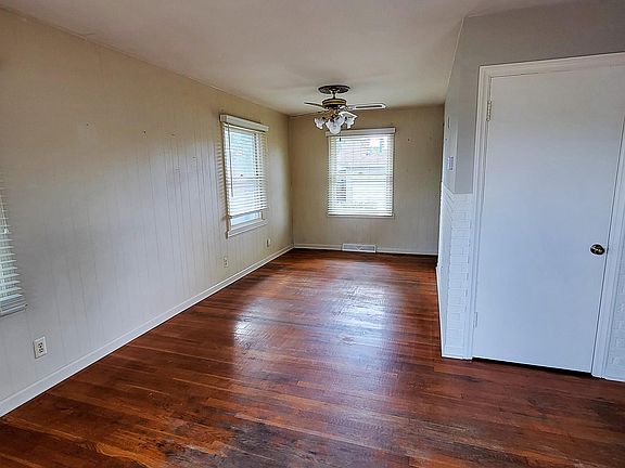 5th image of 8922 Schneider Ave
