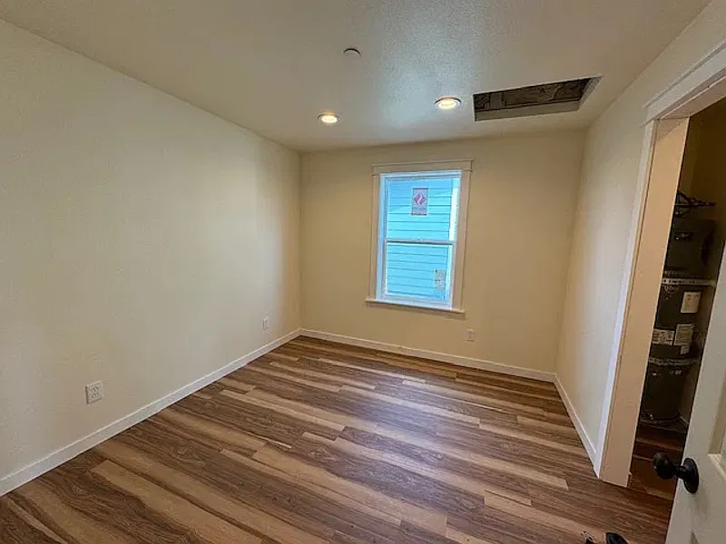 1 bed, 1.0 bath, 500 sqft, $999 — Photo 3