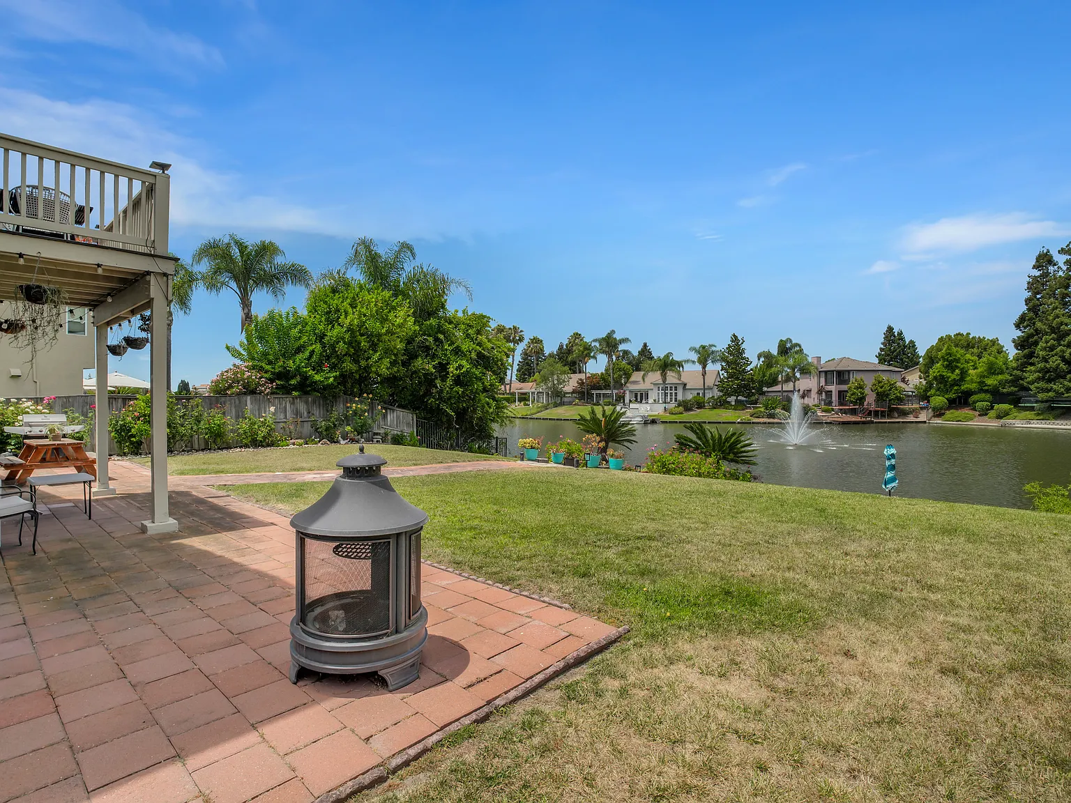 4 bed, 2.5 bath, 2140 sqft, $6,950 — Photo 4