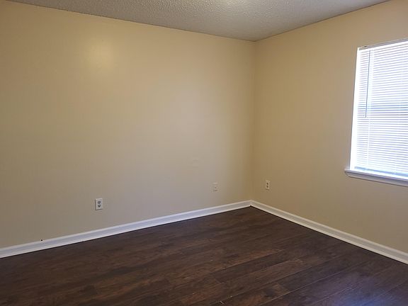 2nd image of 2016 Chalet Ln NW