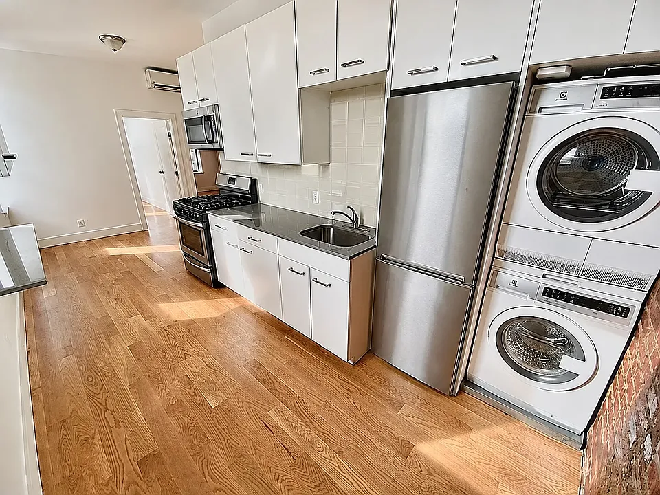 28-56 47th St #3F