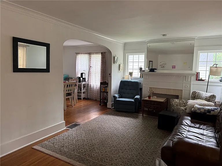 197 Rossiter Rd — Photo 5