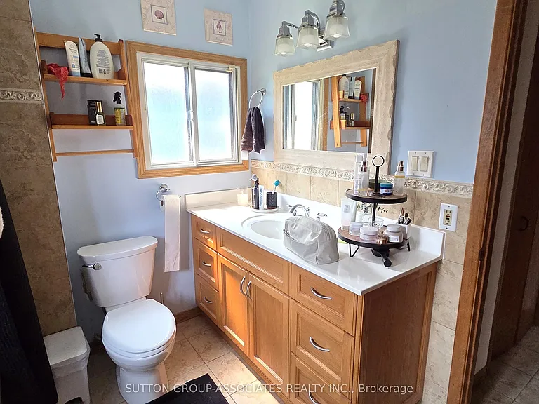 1099 Poplar Rd — Photo 12
