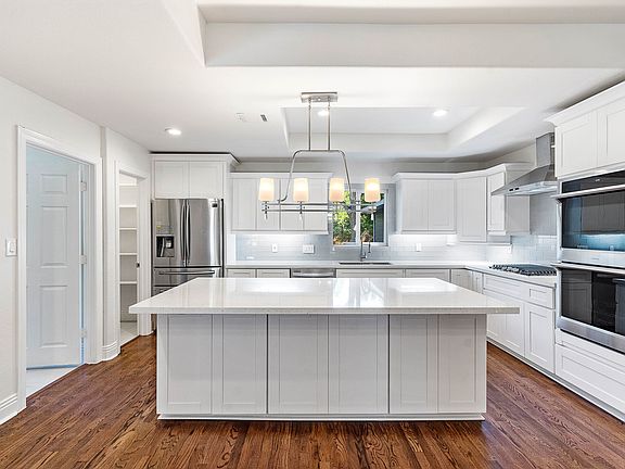4th image of 4522 Randwick Dr