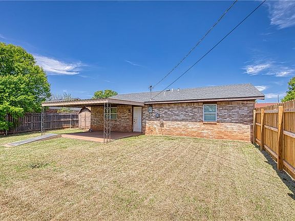 4th image of 416 Hoover Cir
