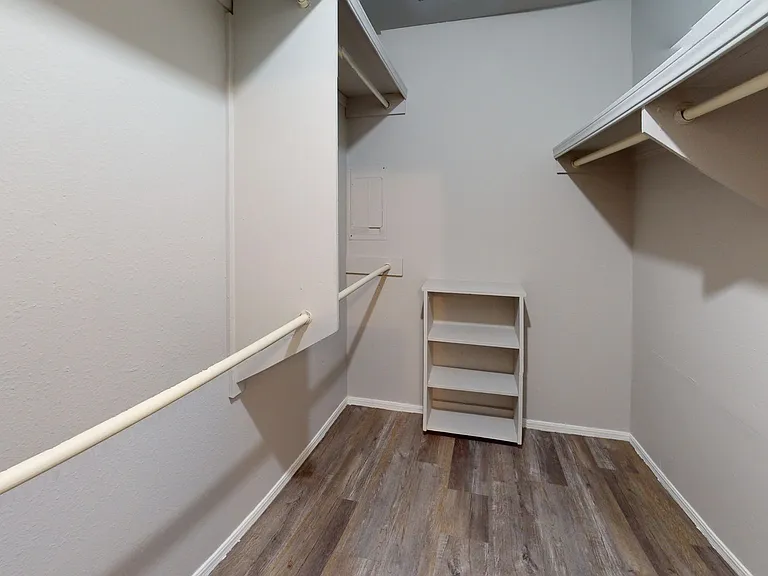 Autumn Ridge Apartments — Photo 20