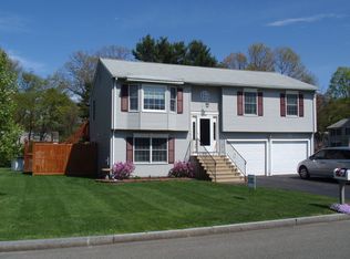 87 Winterset Dr, Springfield, MA 01129