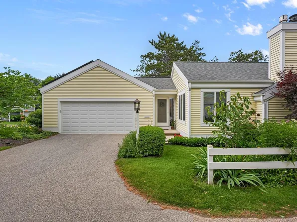 2 Red Cedar Trail, Madison, WI 53717