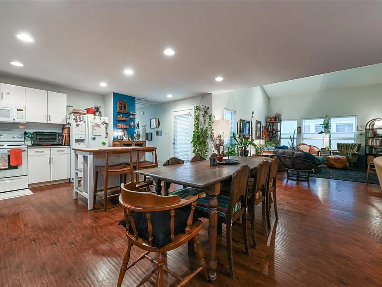 1308 Ruthven St #B — Photo 3