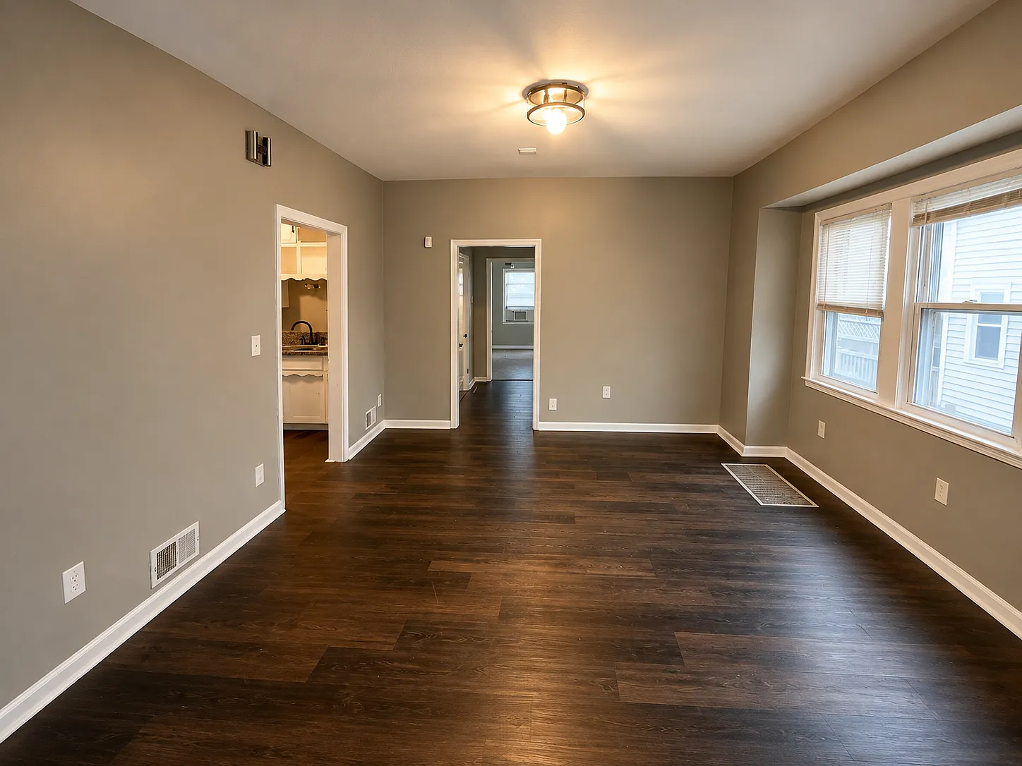 5 bed, 2159 sqft, $2,250 — Photo 2