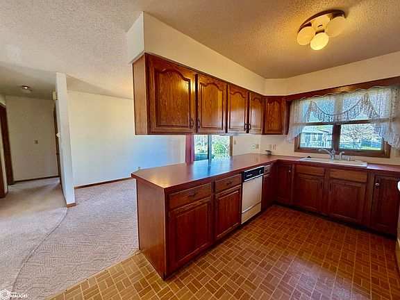 5th image of 1500 Aspen Dr