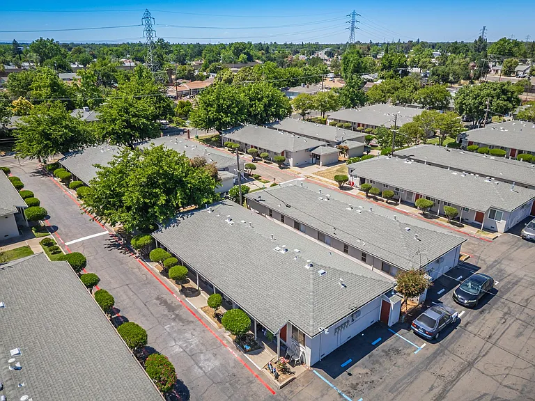 Affordable Living in the Heart of Sacramento! — Photo 21