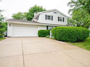9600 W Debbie Ln, Milwaukee, WI 53224