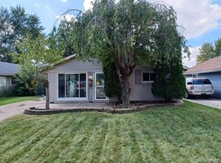 7918 Katherine St, Taylor, MI 48180