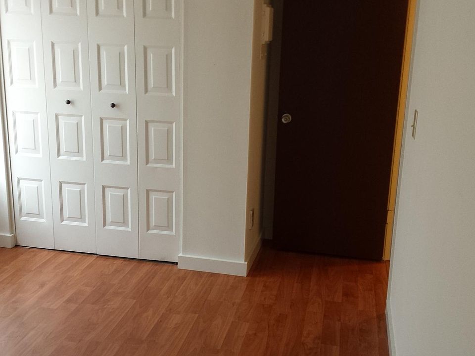2nd image of 275 Emming St APT 489