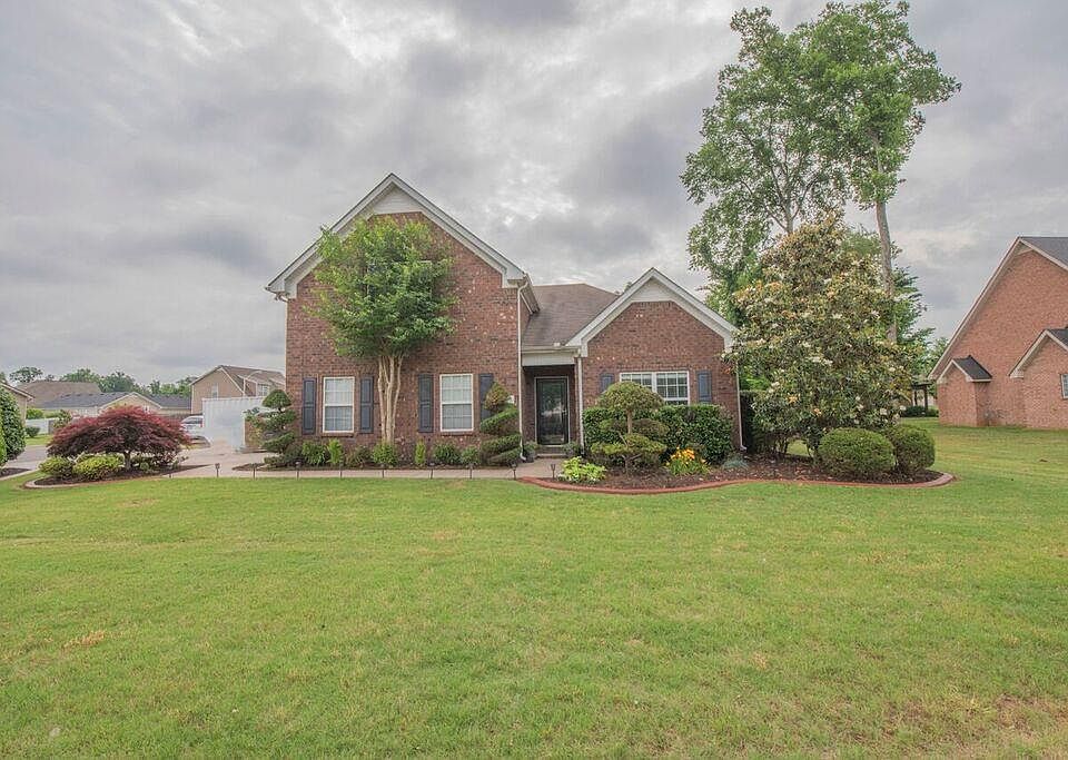 1st image of 2207 Saint Andrews Dr