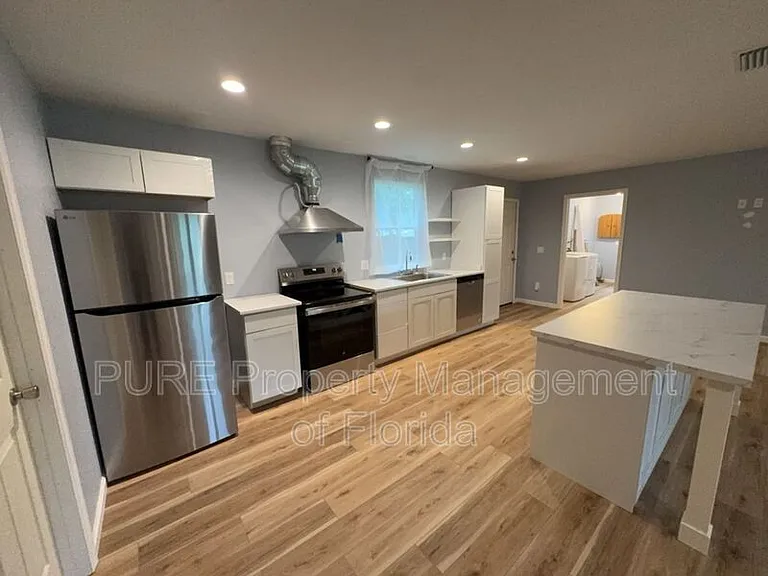 11330 NE 66th Ln — Photo 15