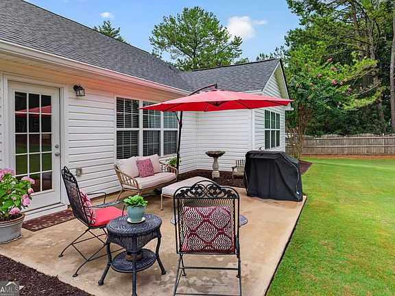 2nd image of 334 Annslee Cir