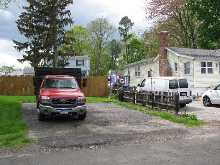 2nd image of 20 Richelieu St