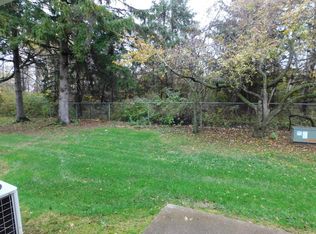 1748 Maisonette Dr, Lansing, MI 48911