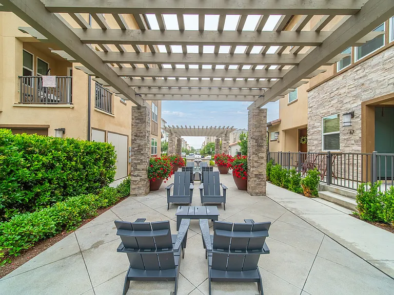 39 Sanctuary Ln — Photo 25