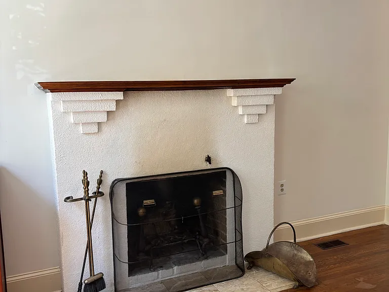 3533 W Pl NW — Photo 2