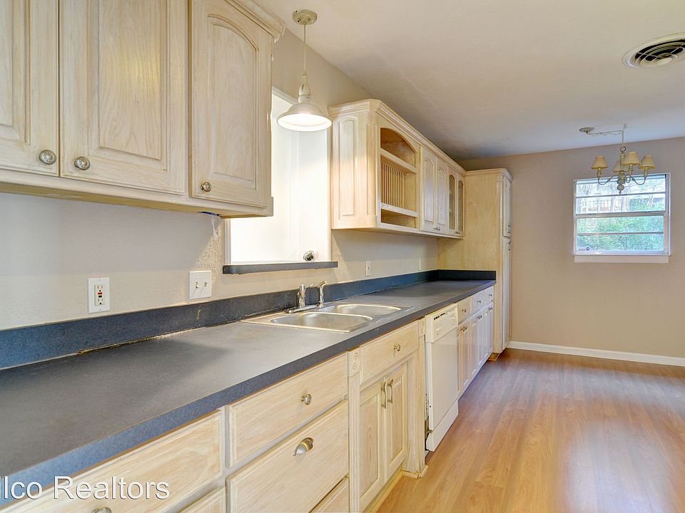 1st image of 3557 Wosley Dr