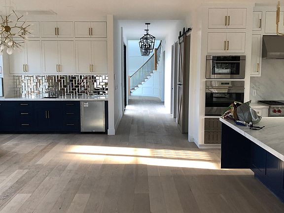 2nd image of 631 Irvine Ave